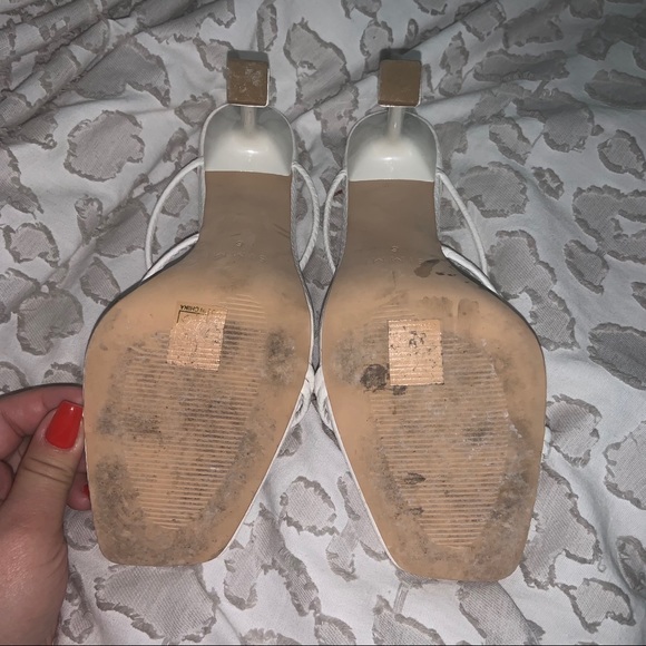 Simmi Heels - Picture 3 of 4